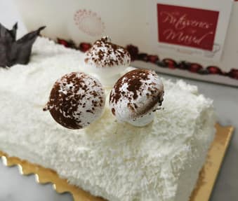 Bûche coco meringue, création de saison
